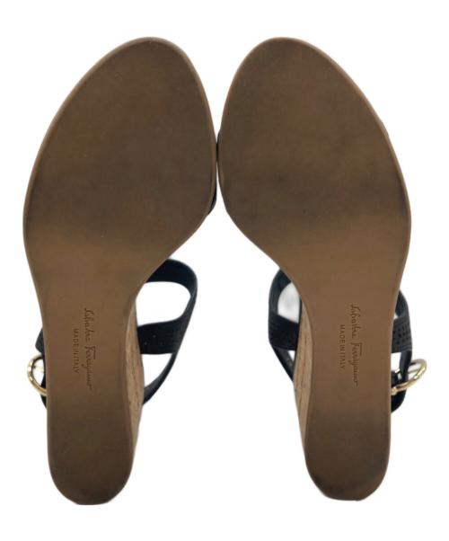 Salvatore Ferragamo（サルヴァトーレ フェラガモ）Salvatore Ferragamo (サルヴァトーレ フェラガモ) ストラップサンダル ブラック サイズ:SIZE 4の古着・服飾アイテム