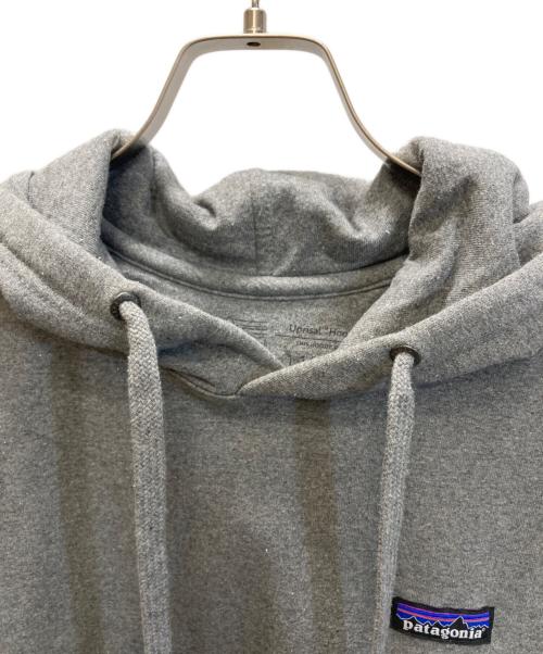Patagonia（パタゴニア）Patagonia (パタゴニア) P-6 LABEL UPRISAL HOODY / P-6 ロゴ アップライザル フーディ グレー サイズ:SIZE Sの古着・服飾アイテム