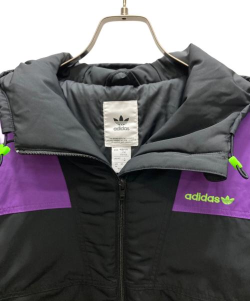 adidas（アディダス）adidas (アディダス) GRAPHIC PADDED JACKET / グラフィック パデッド ジャケット ブラック×パープル サイズ:SIZE Mの古着・服飾アイテム