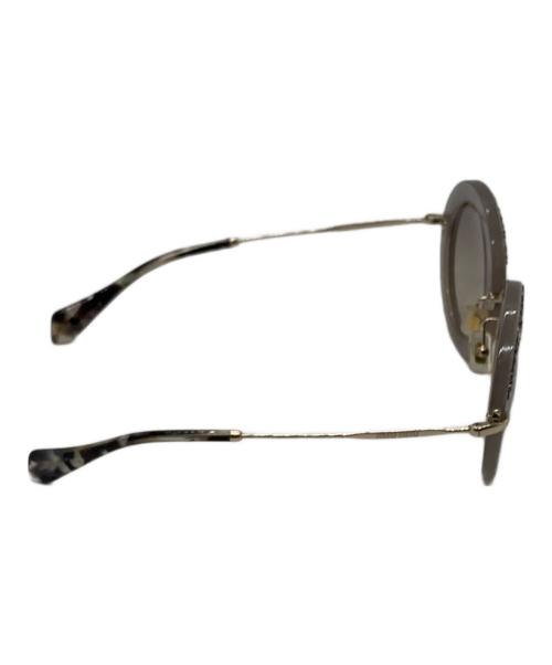 MIU MIU（ミュウミュウ）MIU MIU (ミュウミュウ) ビジュー ストーン サングラス サイズ:49□28 140の古着・服飾アイテム