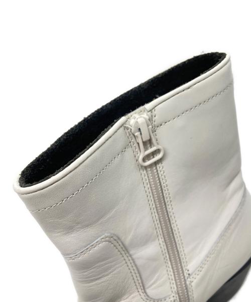 CAMPER（カンペール）CAMPER (カンペール) アンクルカットブーツ ホワイト サイズ:38の古着・服飾アイテム