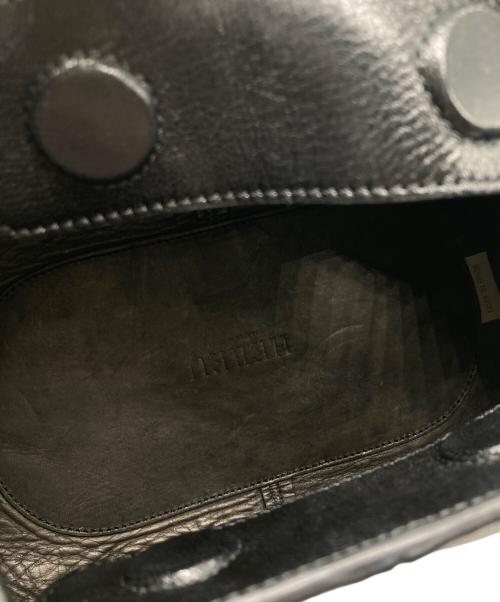 HEREU（ヘリュー）HEREU (ヘリュー) ARTA プリーツショルダーバッグ ブラックの古着・服飾アイテム