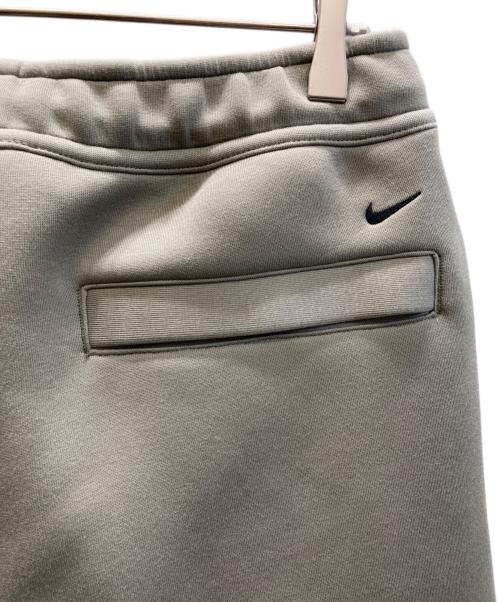 NIKE SB（ナイキエスビー）NIKE SB (ナイキエスビー) Tech Men's Wide-Leg Fleece Pants カーキ サイズ:SIZE L 未使用品の古着・服飾アイテム