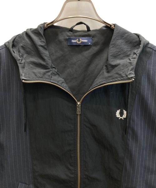 FRED PERRY（フレッドペリー）FRED PERRY (フレッドペリー) Pinstripe Panel Woven Track Jacket ネイビー×ブラック サイズ:SIZE Mの古着・服飾アイテム