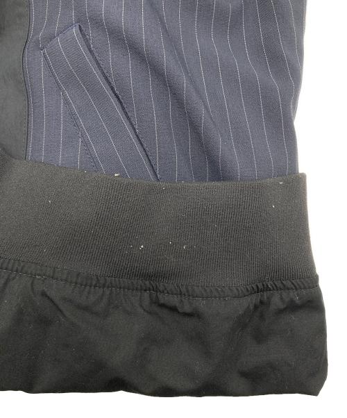 FRED PERRY（フレッドペリー）FRED PERRY (フレッドペリー) Pinstripe Panel Woven Track Jacket ネイビー×ブラック サイズ:SIZE Mの古着・服飾アイテム