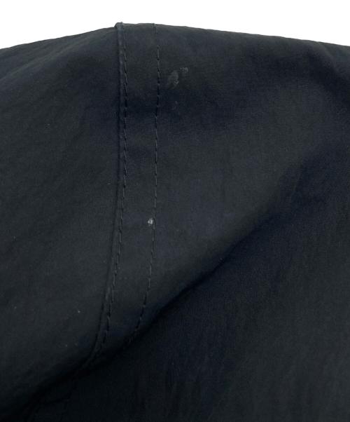 FRED PERRY（フレッドペリー）FRED PERRY (フレッドペリー) Pinstripe Panel Woven Track Jacket ネイビー×ブラック サイズ:SIZE Mの古着・服飾アイテム