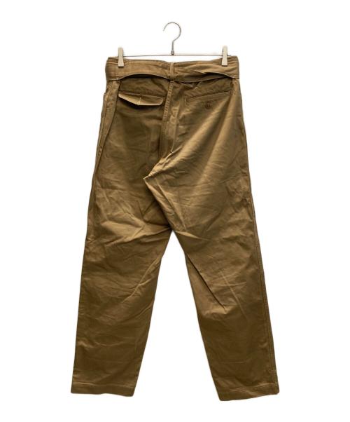 COMOLI（コモリ）COMOLI (コモリ) ベルテッドチノパンツ ブラウン サイズ:SIZE 40の古着・服飾アイテム