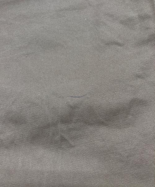 COMOLI（コモリ）COMOLI (コモリ) ベルテッドチノパンツ ブラウン サイズ:SIZE 40の古着・服飾アイテム