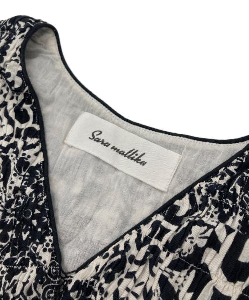 sara mallika（サラマリカ）sara mallika (サラマリカ) TILEPATTERN SHRRING DRESS ブラック サイズ:SIZE Mの古着・服飾アイテム