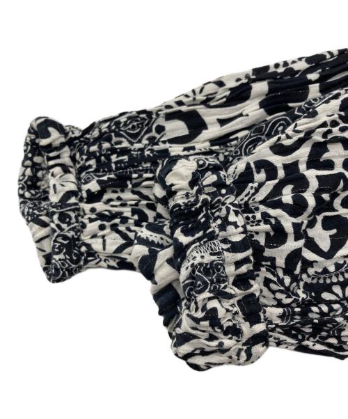 sara mallika（サラマリカ）sara mallika (サラマリカ) TILEPATTERN SHRRING DRESS ブラック サイズ:SIZE Mの古着・服飾アイテム