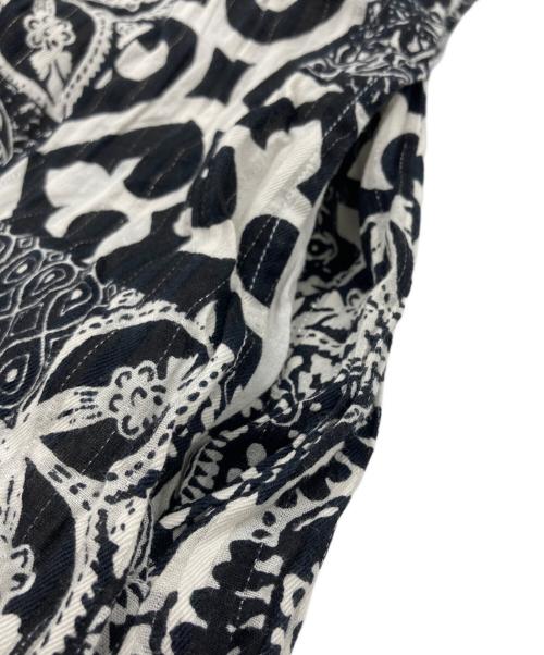 sara mallika（サラマリカ）sara mallika (サラマリカ) TILEPATTERN SHRRING DRESS ブラック サイズ:SIZE Mの古着・服飾アイテム
