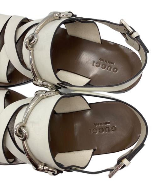 GUCCI（グッチ）GUCCI (グッチ) ホースビットストラップサンダル ホワイト×ブラウン サイズ:SIZE 34 1/2の古着・服飾アイテム