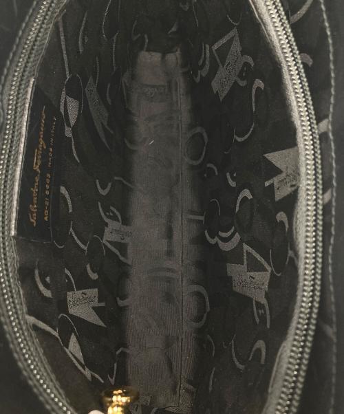 Salvatore Ferragamo（サルヴァトーレ フェラガモ）Salvatore Ferragamo (サルヴァトーレ フェラガモ) 型押しスモールトートバッグ ブラックの古着・服飾アイテム