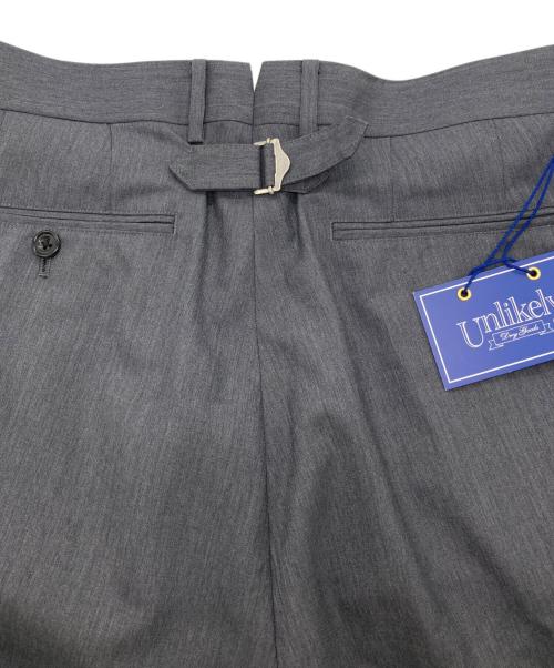 Unlikely（アンライクリー）Unlikely (アンライクリー) Back Strap Plain Front Trousers グレー サイズ:Mの古着・服飾アイテム