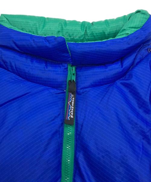 Patagonia（パタゴニア）Patagonia (パタゴニア) ダウンセーター エレクトリックブルー×ブライトグリーン Electric Blue/Bright Green サイズ:Mの古着・服飾アイテム