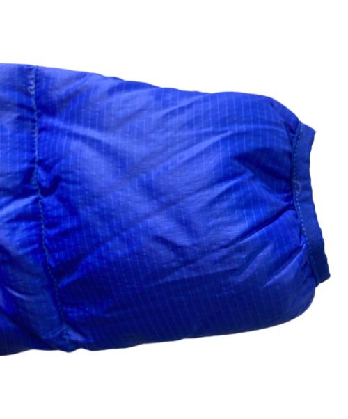 Patagonia（パタゴニア）Patagonia (パタゴニア) ダウンセーター エレクトリックブルー×ブライトグリーン Electric Blue/Bright Green サイズ:Mの古着・服飾アイテム