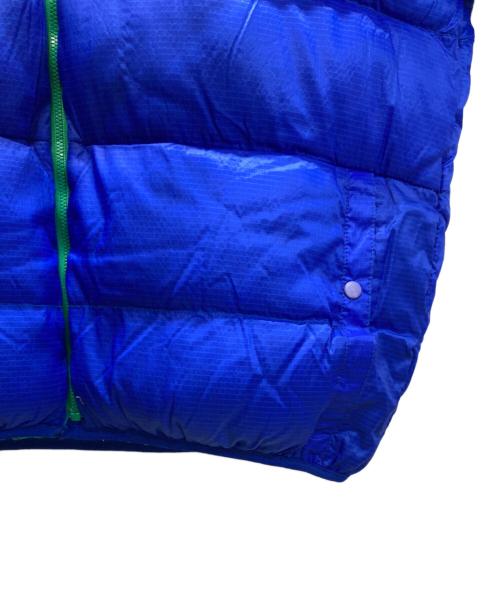 Patagonia（パタゴニア）Patagonia (パタゴニア) ダウンセーター エレクトリックブルー×ブライトグリーン Electric Blue/Bright Green サイズ:Mの古着・服飾アイテム