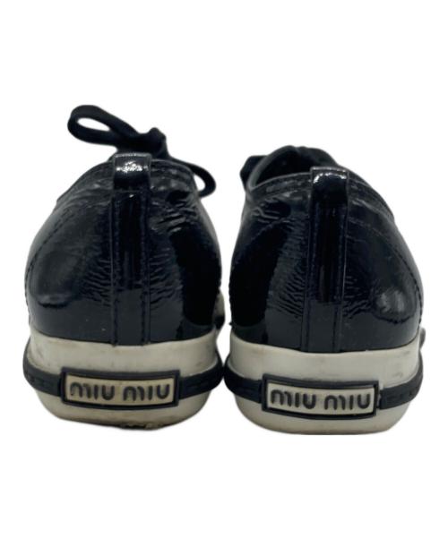 MIU MIU（ミュウミュウ）MIU MIU (ミュウミュウ) ビジュートゥーローカットスニーカー ブラック サイズ:35 1/2の古着・服飾アイテム