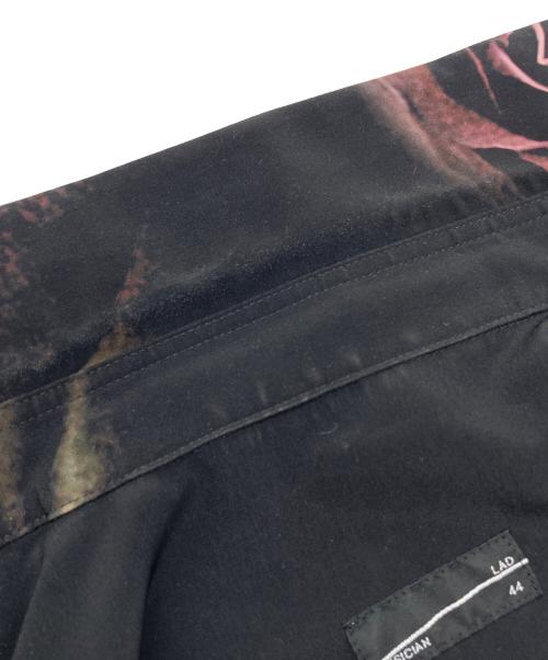 LAD MUSICIAN（ラッドミュージシャン）LAD MUSICIAN (ラッドミュージシャン) BIG ROSE SHORT SLEEVE SHIRT ブラック サイズ:SIZE 44の古着・服飾アイテム