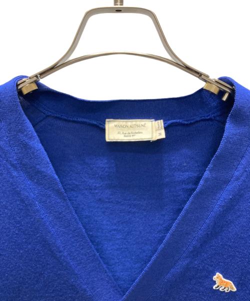 maison kitsune（メゾンキツネ）maison kitsune (メゾンキツネ) ロゴ刺繍カーディガン ブルー サイズ:Mの古着・服飾アイテム
