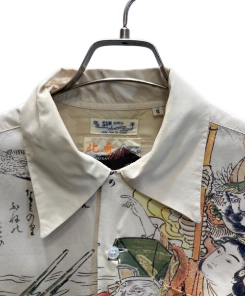 Sun Surf SPECIAL EDITION（サンサーフ・スペシャルエディション）Sun Surf SPECIAL EDITION (サンサーフ・スペシャルエディション) 北斎 (ホクサイ) 宝船の七福神 アロハシャツ ベージュ サイズ:SIZE Sの古着・服飾アイテム