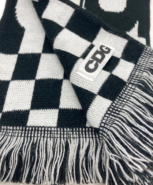 CDG（シーディージー）CDG (シーディージー) KNIT STOLE MUFFLER ホワイト×ブラックの古着・服飾アイテム