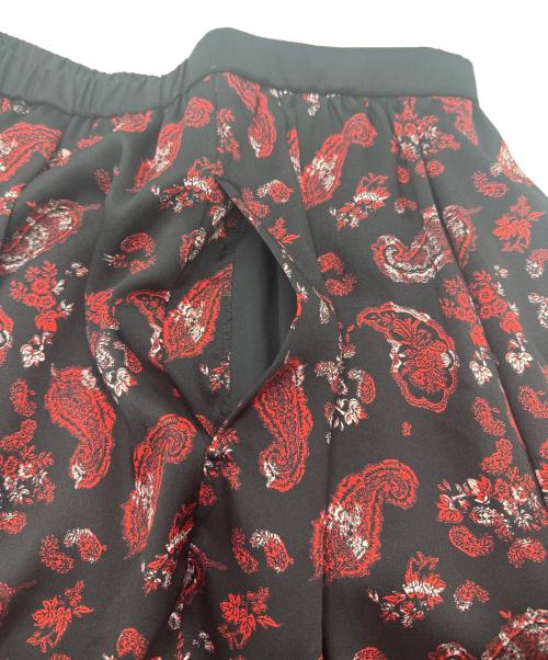 23区（ニジュウサンク）23区 (ニジュウサンク) パネルプリントスカート レッド サイズ:SIZE M 未使用品の古着・服飾アイテム
