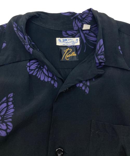 Sun Surf（サンサーフ）Sun Surf (サンサーフ) Needles (ニードルズ) BEAMS (ビームス) 別注アロハシャツ ブラック×パープル サイズ:Sの古着・服飾アイテム