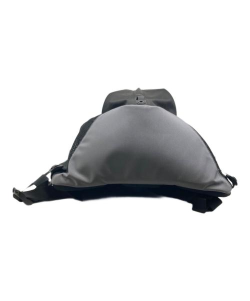 ARC'TERYX（アークテリクス）ARC'TERYX (アークテリクス) BEAMS (ビームス) 別注 ARRO16 グレー×ブラックの古着・服飾アイテム