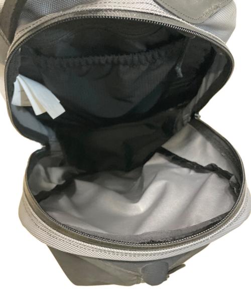 ARC'TERYX（アークテリクス）ARC'TERYX (アークテリクス) BEAMS (ビームス) 別注 ARRO16 グレー×ブラックの古着・服飾アイテム