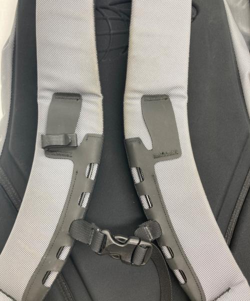 ARC'TERYX（アークテリクス）ARC'TERYX (アークテリクス) BEAMS (ビームス) 別注 ARRO16 グレー×ブラックの古着・服飾アイテム