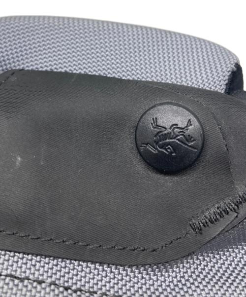 ARC'TERYX（アークテリクス）ARC'TERYX (アークテリクス) BEAMS (ビームス) 別注 ARRO16 グレー×ブラックの古着・服飾アイテム