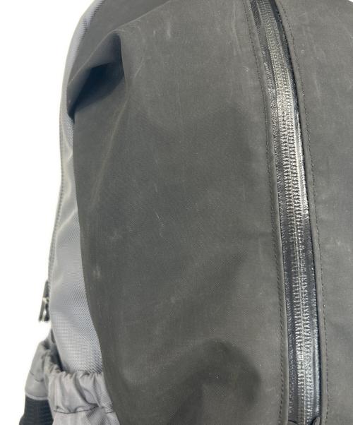 ARC'TERYX（アークテリクス）ARC'TERYX (アークテリクス) BEAMS (ビームス) 別注 ARRO16 グレー×ブラックの古着・服飾アイテム