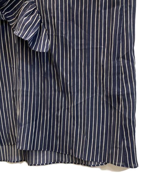 journal standard L'essage（ジャーナルスタンダード レサージュ）journal standard L'essage (ジャーナルスタンダード レサージュ) ラッフルワッシャープリーツブラウス ネイビー サイズ:表記なしの古着・服飾アイテム