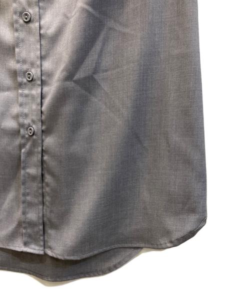 SOEJU（ソージュ）SOEJU (ソージュ) バンドカラーシャツワンピース グレー サイズ:FREE 未使用品の古着・服飾アイテム