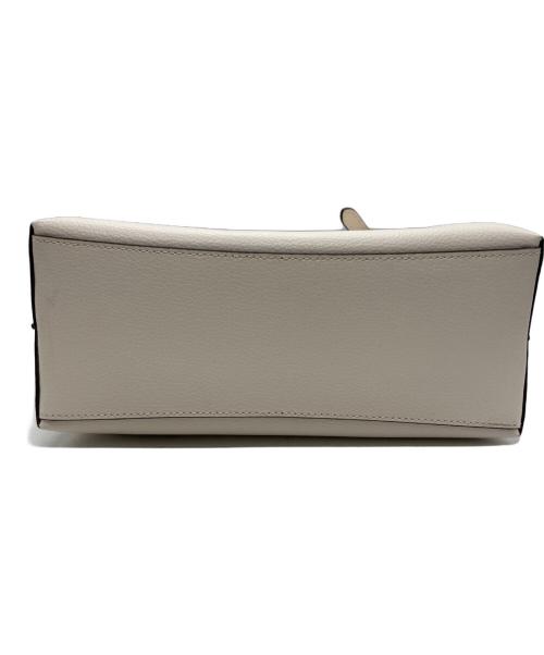 COACH（コーチ）COACH (コーチ) モリー トート 25 アイボリーの古着・服飾アイテム