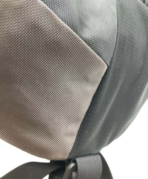 ARC'TERYX（アークテリクス）ARC'TERYX (アークテリクス) BEAMS BOY (ビームスボーイ) 別注 MANTIS 26（マンティス26） グレーの古着・服飾アイテム