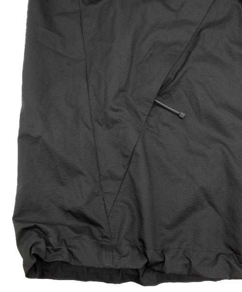 DESCENTE ALLTERRAIN（デザイント オルテライン）Descente ALLTERRAIN (デザイント オルテライン) SWIFT-LITE HOODIE / スウィフト-ライト フーディー ブラック サイズ:SIZE Lの古着・服飾アイテム