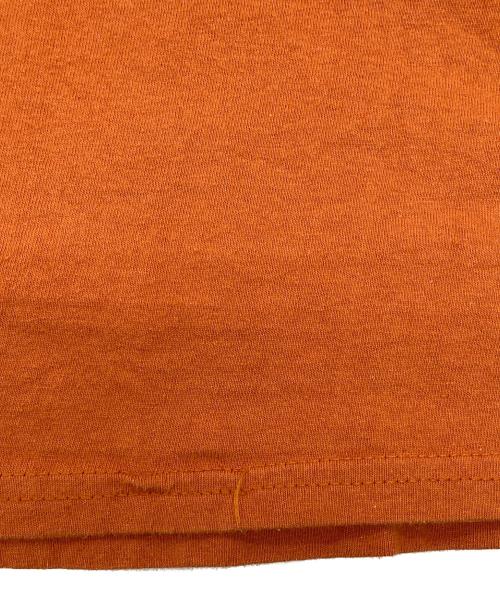 UNDERCOVER（アンダーカバー）UNDERCOVER (アンダーカバー) REBELパッチTシャツ オレンジ サイズ:Lの古着・服飾アイテム