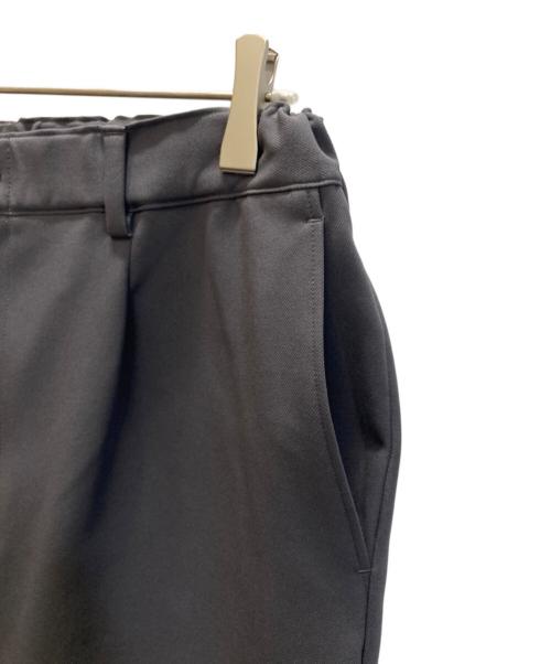 BEAUTY&YOUTH（ビューティーアンドユース）BEAUTY&YOUTH (ビューティーアンドユース) ツイル 1P イージー テーパード パンツ グレー サイズ:SIZE Lの古着・服飾アイテム