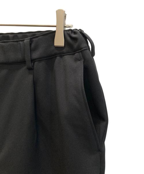 BEAUTY&YOUTH（ビューティーアンドユース）BEAUTY&YOUTH (ビューティーアンドユース) ツイル 1P イージー テーパード パンツ ブラック サイズ:SIZE Lの古着・服飾アイテム