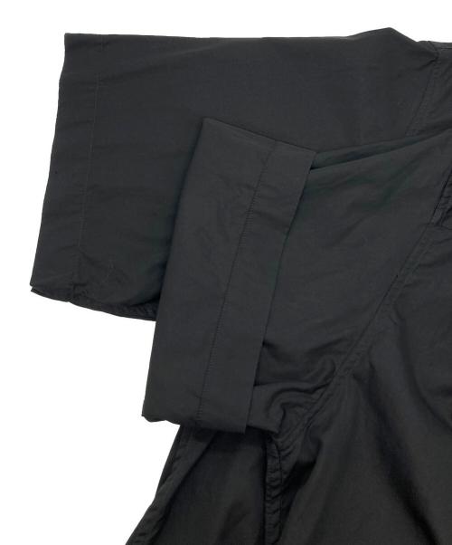 OAMC（オーエーエムシー）OAMC (オーエーエムシー) デザインパッチ S/S シャツ ブラック サイズ:SIZE Mの古着・服飾アイテム