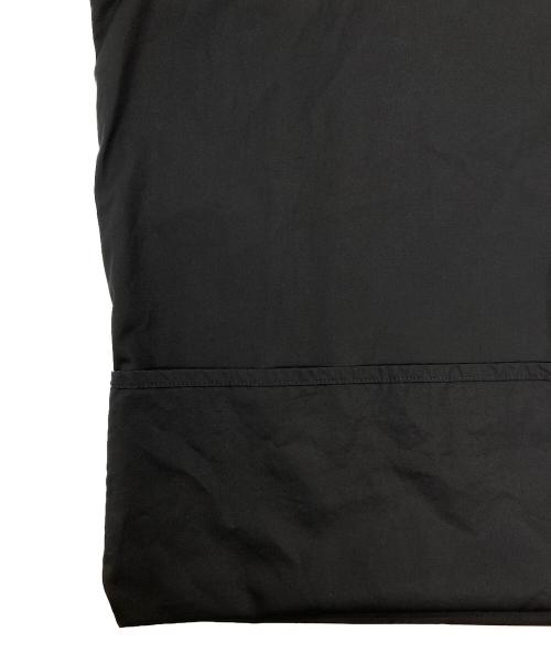 OAMC（オーエーエムシー）OAMC (オーエーエムシー) デザインパッチ S/S シャツ ブラック サイズ:SIZE Mの古着・服飾アイテム