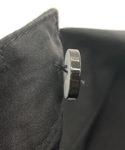 OAMC（オーエーエムシー）OAMC (オーエーエムシー) デザインパッチ S/S シャツ ブラック サイズ:SIZE Mの古着・服飾アイテム