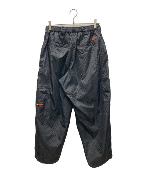 TIGHTBOOTH PRODUCTION（タイトブースプロダクション）TIGHTBOOTH PRODUCTION (タイトブースプロダクション) CHECKER PLATE BALLOON CARGO PANTS ブラック サイズ:Mの古着・服飾アイテム