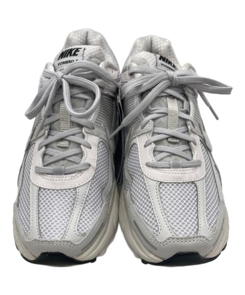 NIKE（ナイキ）NIKE (ナイキ) Zoom Vomero 5 Vast Grey / ズーム ボメロ5 ヴァストグレー ホワイト サイズ:US 8 未使用品の古着・服飾アイテム