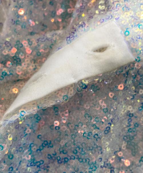 masu（エムエーエスユー）MASU (エムエーエスユー) RAGGED SEQUINS MINI CAPE ホワイト サイズ:FREEの古着・服飾アイテム