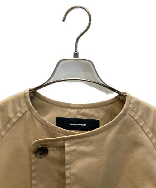 JOURNAL STANDARD（ジャーナルスタンダード）JOURNAL STANDARD (ジャーナルスタンダード) C/PEギャバ N/Cショートトレンチ ベージュ サイズ:M 未使用品の古着・服飾アイテム