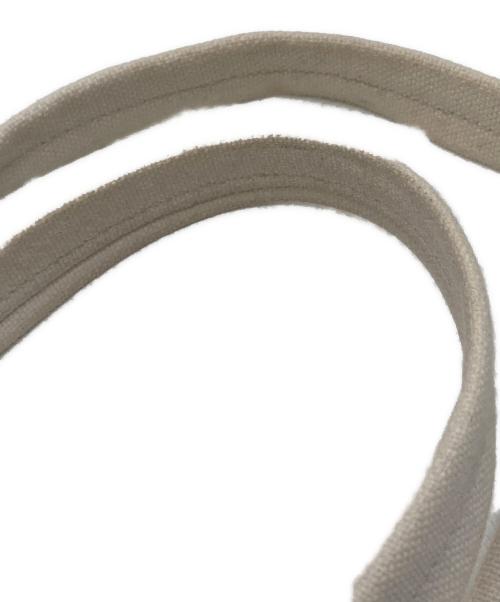 mina perhonen（ミナ ペルホネン）mina perhonen (ミナ ペルホネン) lululu ハンドバッグ ホワイトの古着・服飾アイテム