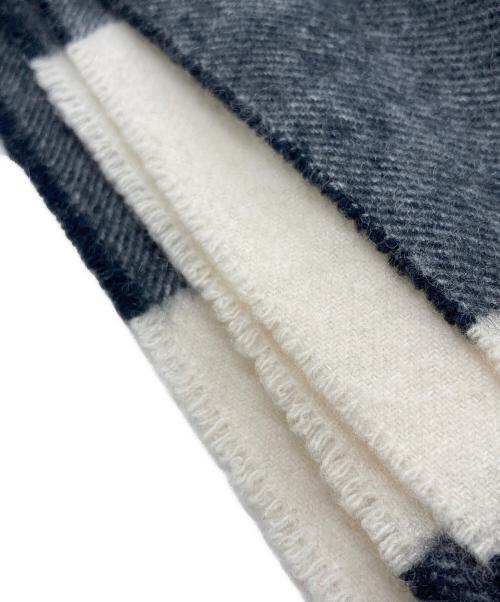 JOHNSTONS OF ELGIN（ジョンストンズオブエルガン）JOHNSTONS OF ELGIN (ジョンストンズオブエルガン) 大判チェックカシミヤストール ブラック×ホワイトの古着・服飾アイテム